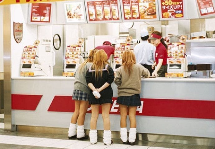 Comer en Tokio en restaurantes de comida rápida japonesa.